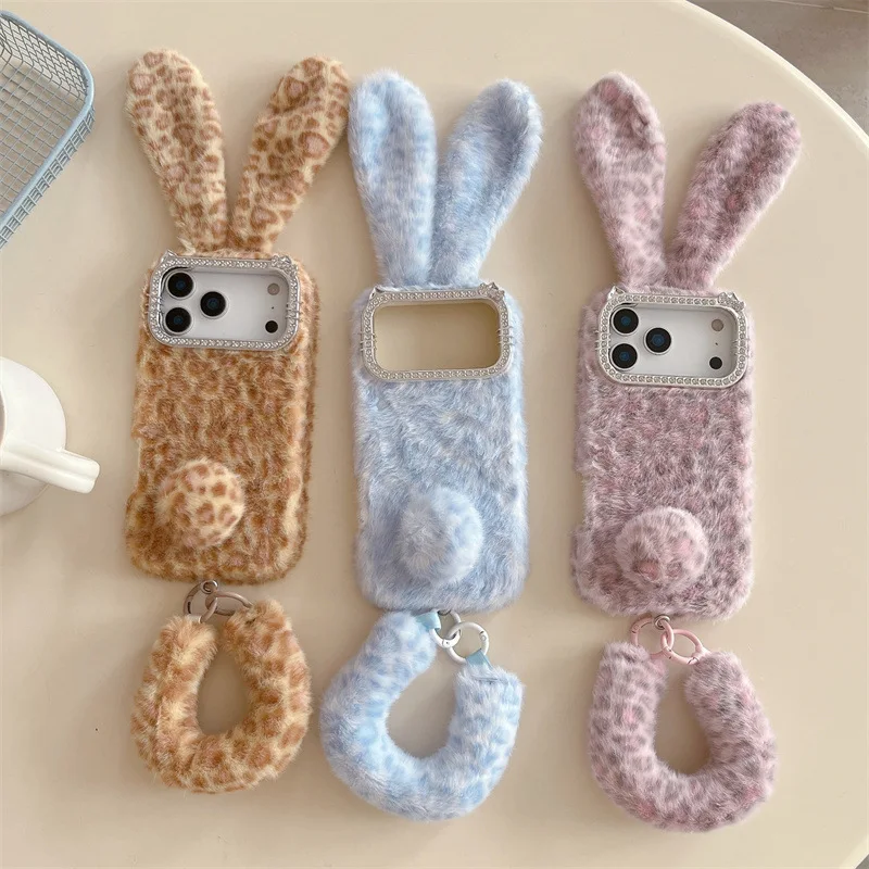 かわいい漫画風のヒョウ柄うさぎ耳付きふわふわぬいぐるみケース - Apple Iphone 16 のレビューと価格